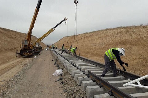 طرح راه‌آهن اردبیل- میانه در موعد مقرر آماده بهره‌برداری می‌شود