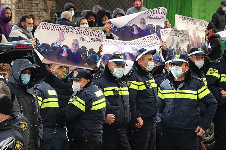 تقابل بین پلیس و تظاهرکنندگان در گرجستان