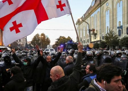 تهدید حاکمیت با راهپیمایی در گرجستان