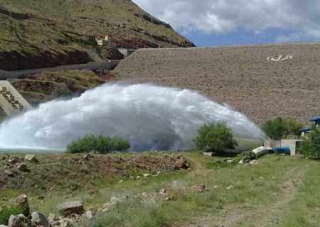آغاز رهاسازی ۱۰ میلیون مترمکعب از آب سد قلعه‌چای به دریاچه ارومیه
