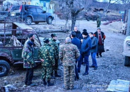 سلاح‌های مرزبانان ارمنستان در زنگه‌زور جمع‌آوری می‌شود