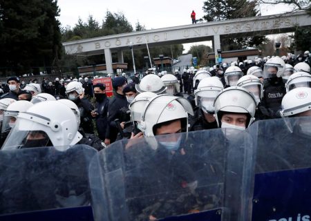 پلیس ترکیه: فیلم برداری از افسران ممنوع/ منتقدان: نقض حقوق بشر است