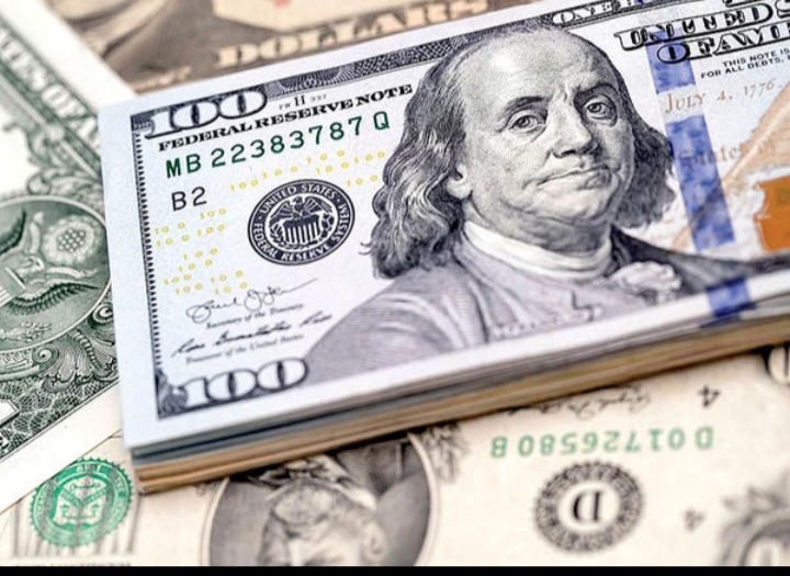 قیمت رسمی ارز/  دلار در آستانه سقوط به کانال ۲۲ هزار تومان