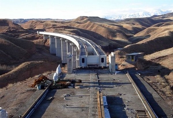 بهره‌بردای از «راه‌آهن بستان‌آباد به تبریز» و «تونل انتقال آب زاب به دریاچه ارومیه»
