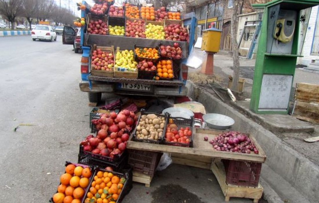 پلیس فقط وظیفه اعمال قانون در خصوص وانت‌ بارهای میوه فروش را دارد