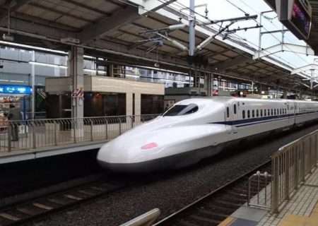 راه‌آهن ژاپن به خاطر یک دقیقه تاخیر از مردم عذرخواهی کرد