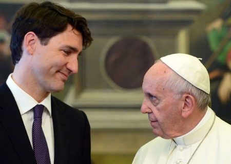 کانادا تقصیر گورهای جمعی را گردن واتیکان انداخت؛ «پاپ باید غذرخواهی کند»