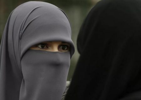 ازبکستان ممنوعیت حجاب را لغو می کند؛ میرضیائف قانون را امضا می کند