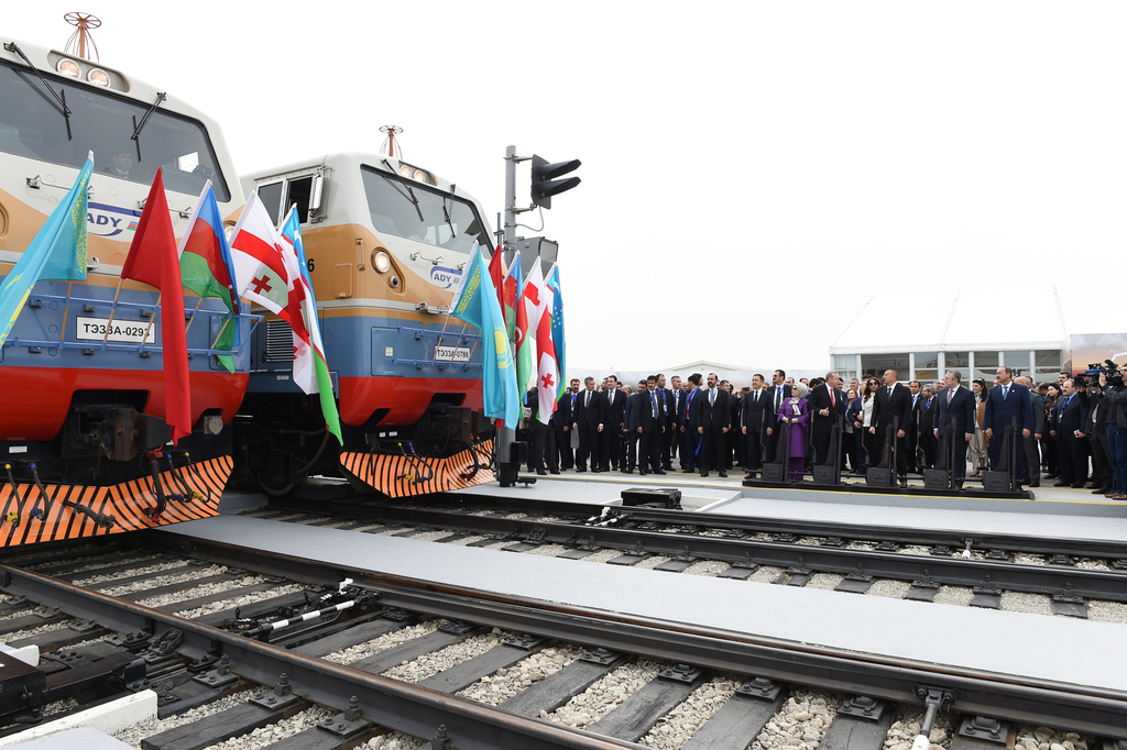 آذربایجان ۱۰۰ دستگاه واگن قطار از روسیه تحویل گرفت