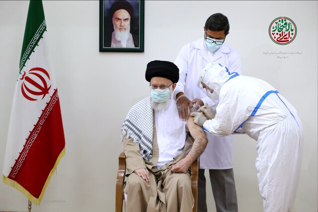 تزریق نوبت دوم واکسن ایرانی به آیت الله خامنه‌ای