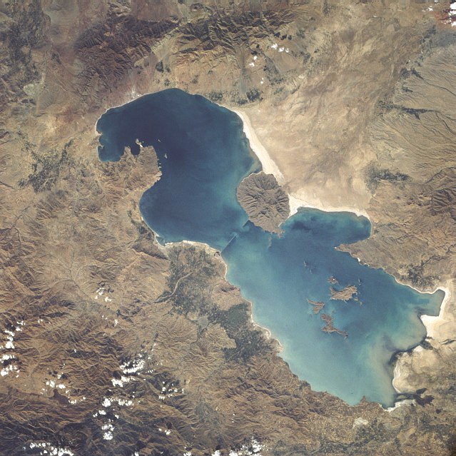 آبی برای رهاسازی به دریاچه ارومیه وجود ندارد/ آیا کشاورزی و صنعت با برنامه احیاء چالش دارند؟