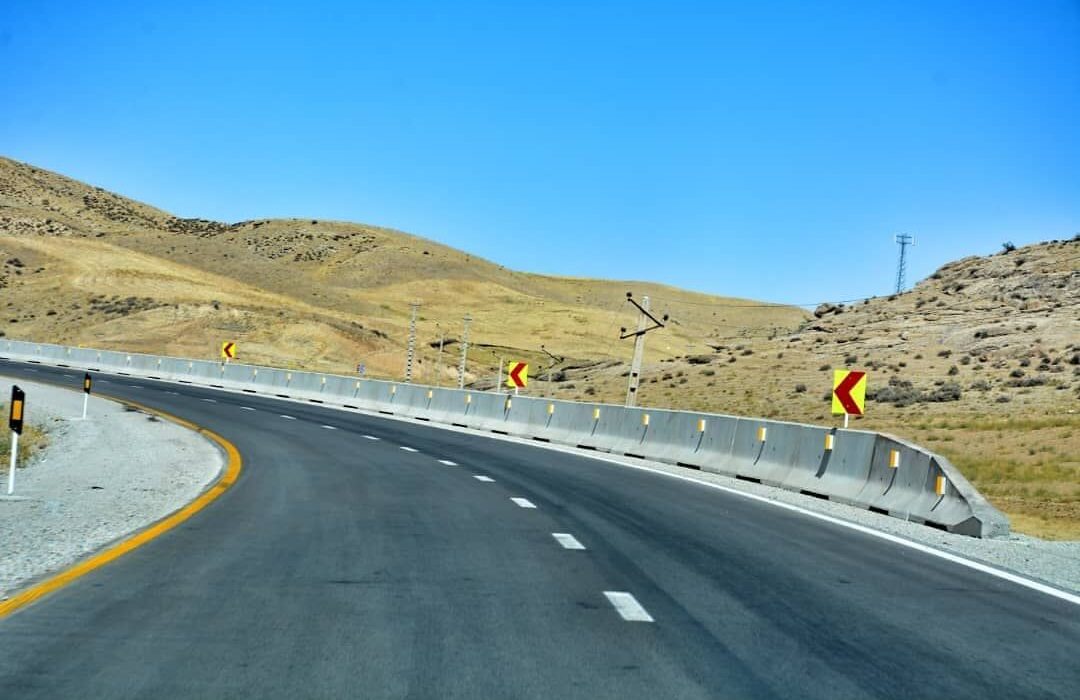 پیمانکاران طرح‌های بزرگراهی استان اردبیل ۶ هزار و ۵۰۰ میلیارد ریال مطالبه دارند