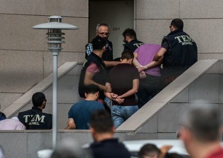دستور بازداشت بیش از ۲۰۰ نظامی در ترکیه صادر شد