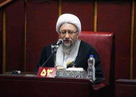 آملی لاریجانی: وضعیت تورم‌ نگران کننده است/ تصمیمات اقتصادی دولت کارشناسانه باشد