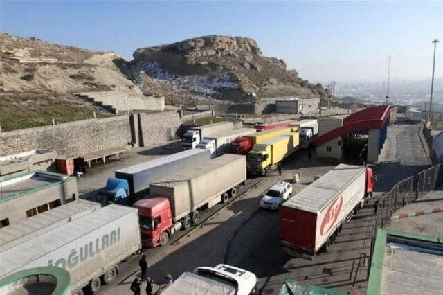 افزایش ۹۹ درصدی واردات کالا از گمرکات آذربایجان غربی