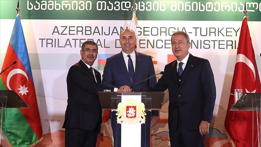 وزرای دفاع ترکیه، آذربایجان و گرجستان بر تقویت همکاری‌ها تاکید کردند