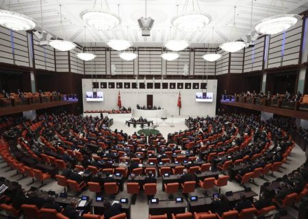 پارلمان ترکیه ماموریت سربازان را برای عملیات برون مرزی تمدید کرد
