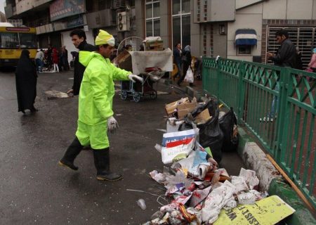 بیش از ۱۰ درصد زباله در تبریز به صورت دستی جمع‌آوری می‌شود