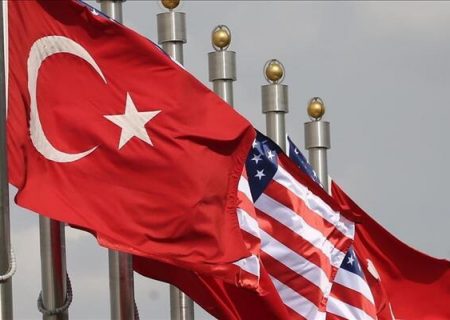دستیاران رئیس جمهور ترکیه و آمریکا در مورد روابط و مسائل منطقه ای گفتگو می کنند