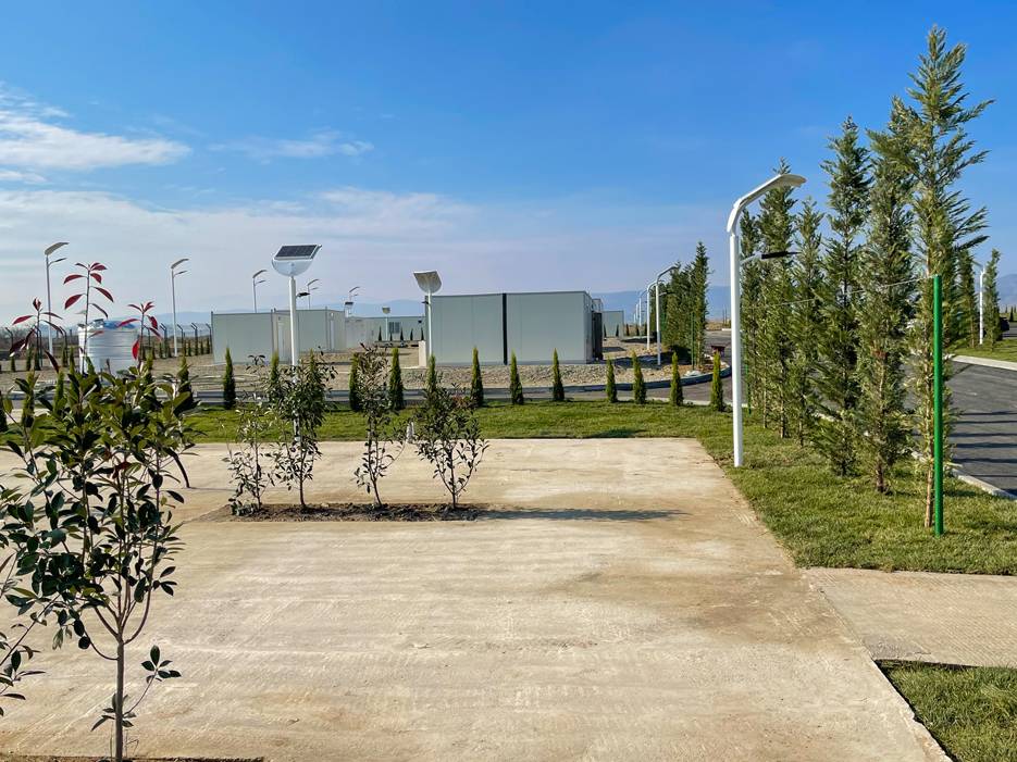 پارک صنایع آغدام با پنل های خورشیدی روشن می شود