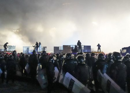 قزاقستان صحنه اعتراضات مردمی یا کودتا علیه اتحادیه نوپای کشورهای ترک توسط روسیه و با هماهنگی و چشم پوشی آمریکا و اروپا و چین(+فیلم)