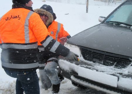 امدادرسانی به ۲ هزار و ۲۵۰ خودرو گرفتار در برف آذربایجان شرقی