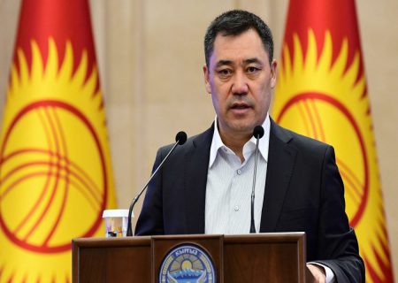 رئیس جمهور و پارلمان قرقیزستان بر سر اعزام نیرو به قزاقستان به توافق نرسیدند