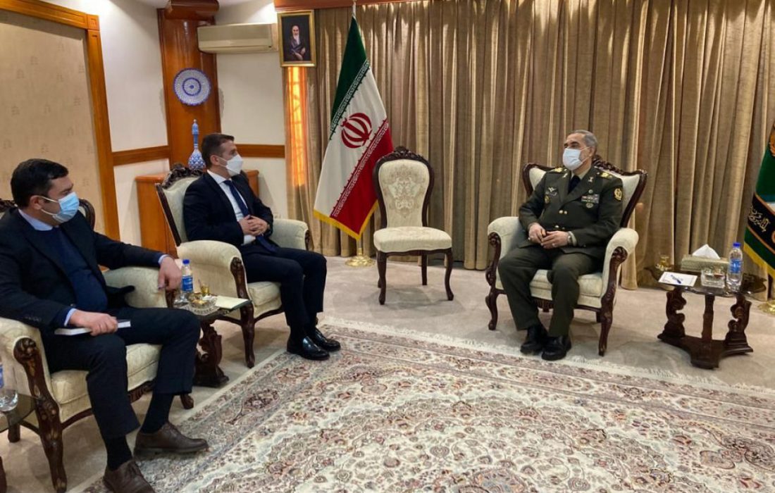 جمهوری آذربایجان و ایران در خصوص همکاری های نظامی و فنی گفتگو کردند