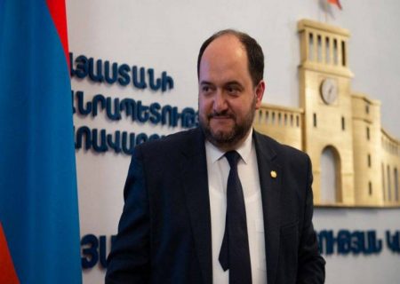 آرائیک آروتونیان برای ریاست جمهوری ارمنستان نامزد خواهد شد