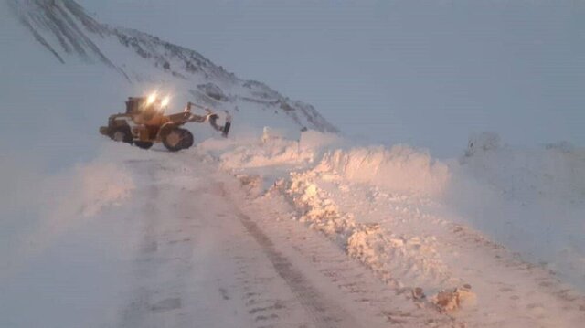 بارش برف در جنوب آذربایجان شرقی/ احتمال لغزندگی جاده‌ها وجود دارد