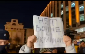 اعتراضات مردمی در‌ شهرهای مختلف روسیه علیه تهاجم نظامی این کشور به اوکراین