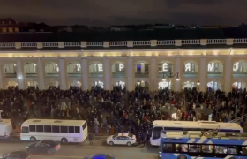 تجمع اعتراضی اهالی سنت پترزبورگ و نه به حمله نظامی روسیه به اوکراین