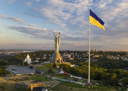 ۳۵ کشور به شهروندان خود توصیه کرده اند اوکراین را ترک کنند