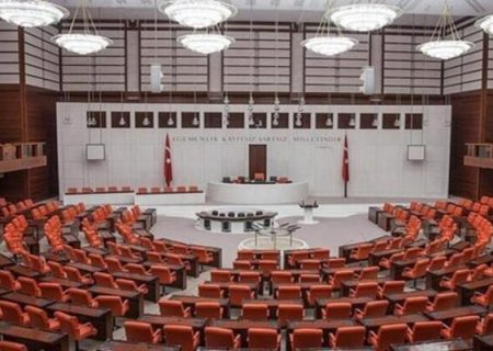 پارلمان ترکیه به دلیل افزایش موارد مثبت کووید-۱۹ به حالت تعلیق درآمد