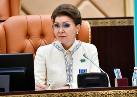 نماینده مجلس قزاقستان از دختر نظربایف خواست استعفا دهد