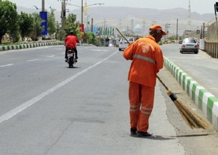 نیروهای خدمات شهری تبریز در ایام تعطیلات نوروز برای حفظ پاکیزگی شهر بیشتر فعالیت می‌کنند