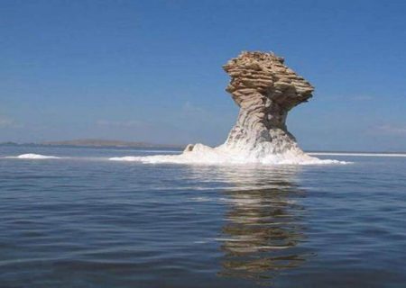 وسعت دریاچه ارومیه ۳۰۱ کیلومتر مربع بیشتر از ابتدای سال آبی