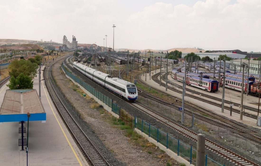 انگلیس ۲٫۳ میلیارد دلار برای تامین مالی راه آهن سریع السیر ترکیه هزینه می کند