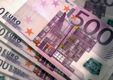 یورو از تب و تاب افتاد