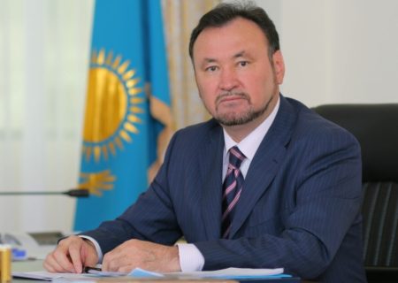 سناتور قزاق: در ایروان به دنبال نئونازی ها بگردید