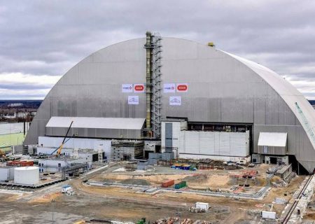 نیروهای روسیه در حال آماده شدن برای خروج از نیروگاه هسته ای چرنوبیل هستند