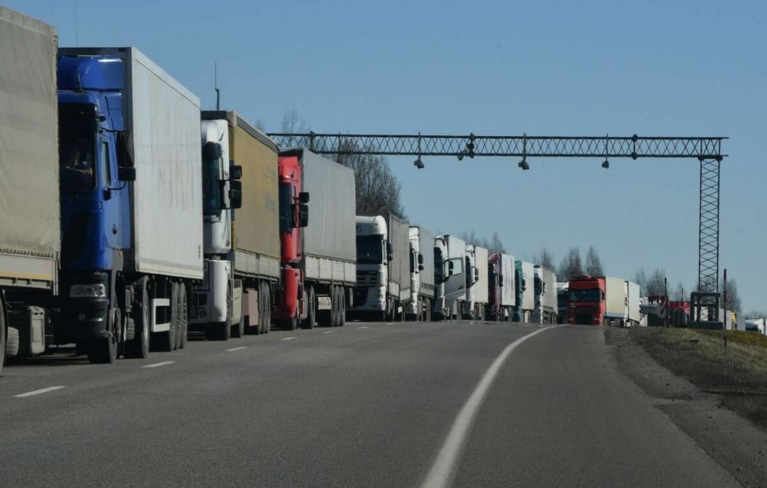 لتونی ۱۵۲ دستگاه کامیون بلاروسی و روسی را بازگرداند