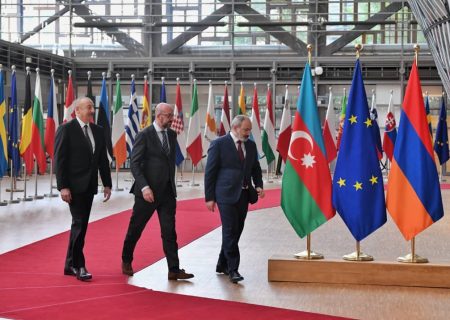 دیدار رهبران ارمنستان و آذربایجان برای گفتگو درباره پیمان صلح قره باغ
