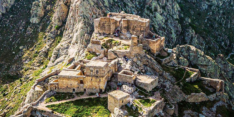 اختصاص اعتبار ویژه برای تکمیل طرح نیرورسانی به قلعه تاریخی بابک
