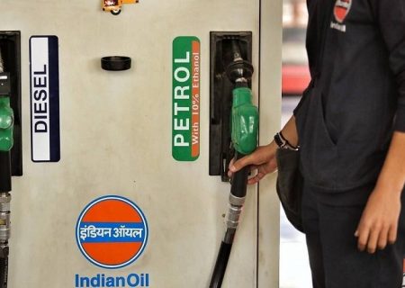 هند قیمت بنزین را کاهش داد/ کاهش مالیات و عوارض واردات