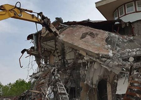 تخریب ۱۵ ساخت و ساز غیرمجاز در بستان‌آباد