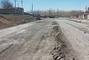 وضعیت جاده ورزقان- خاروانا در در شان جمهوری اسلامی ایران نیست