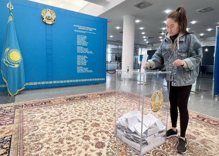 تغییرات قانون اساسی در قزاقستان رای آورد