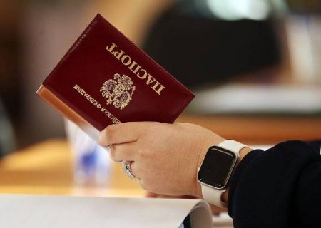 در بعضی از شهرهای اوکراین، گذرنامه روسی برای ساکنین صادر شده است