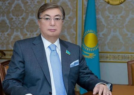رئیس جمهور قزاقستان از پذیرش نشان روسیه خودداری کرد